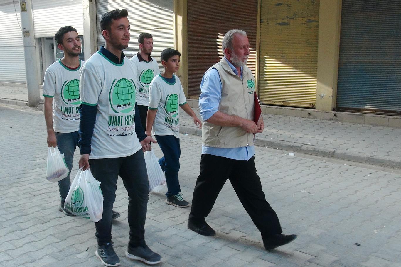 Umut Kervanından Kızıltepe’de kurban eti dağıtımı